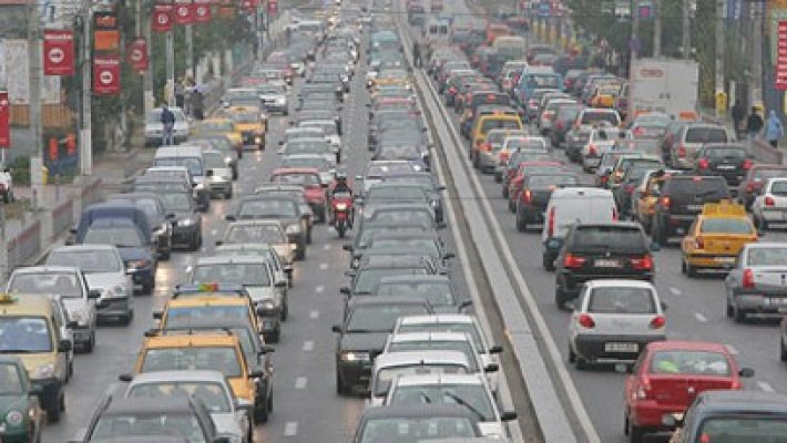Ponta: Pasarelele de pe DN1 nu sunt decât un pansament pentru o boală gravă; ne trebuie autostradă